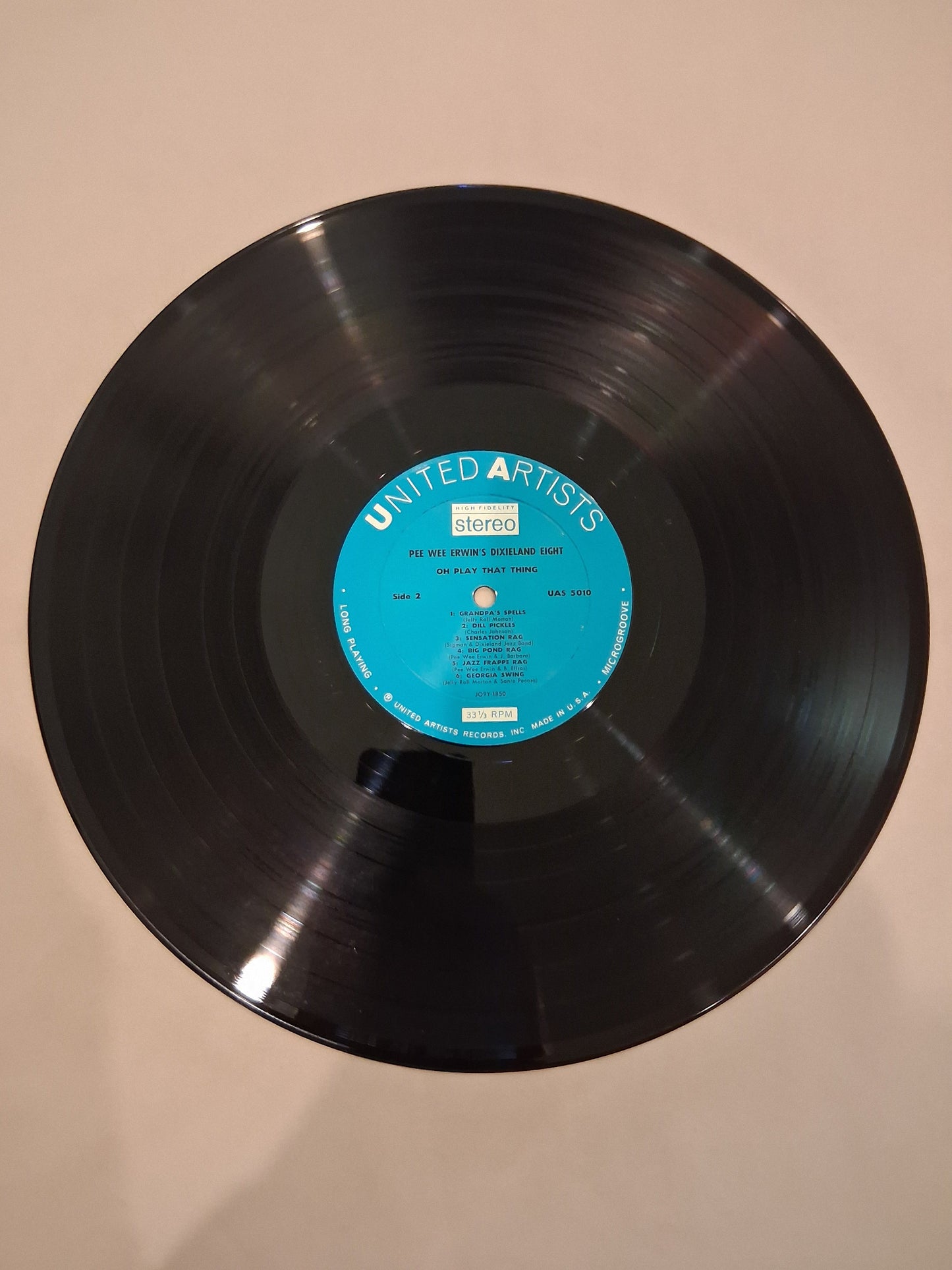 Pee Wee Erwin's Dixieland Eight – Oh Play That Thing!