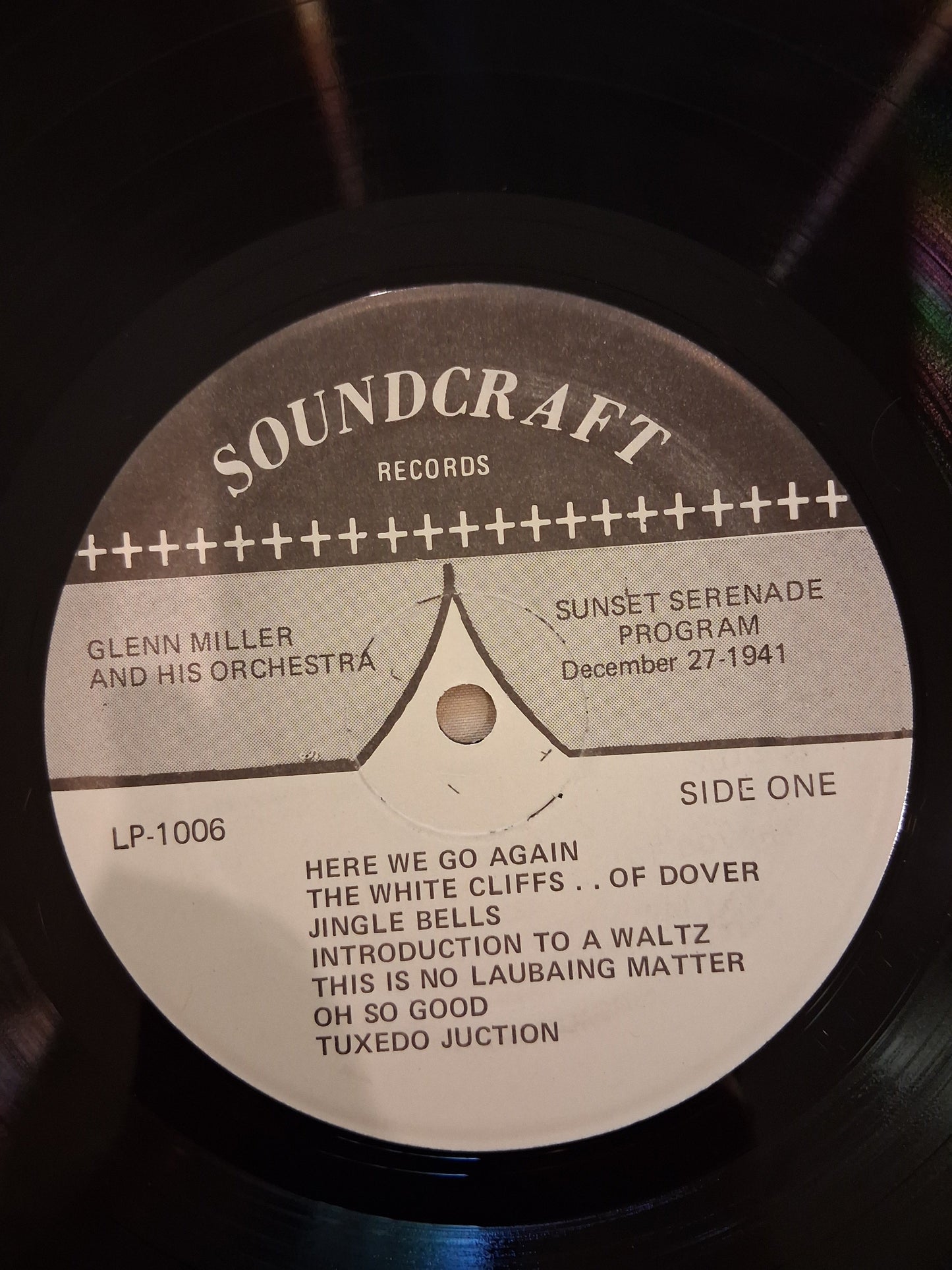 Glenn Miller And His Orchestra – Complete Sunset Serenade Program - Live From The Cafe Rouge - December 27, 1941