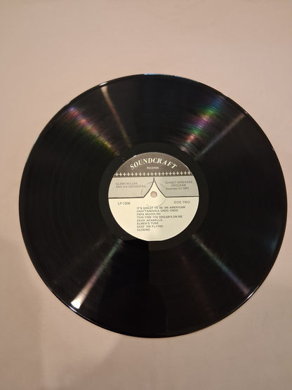 Glenn Miller And His Orchestra – Complete Sunset Serenade Program - Live From The Cafe Rouge - December 27, 1941