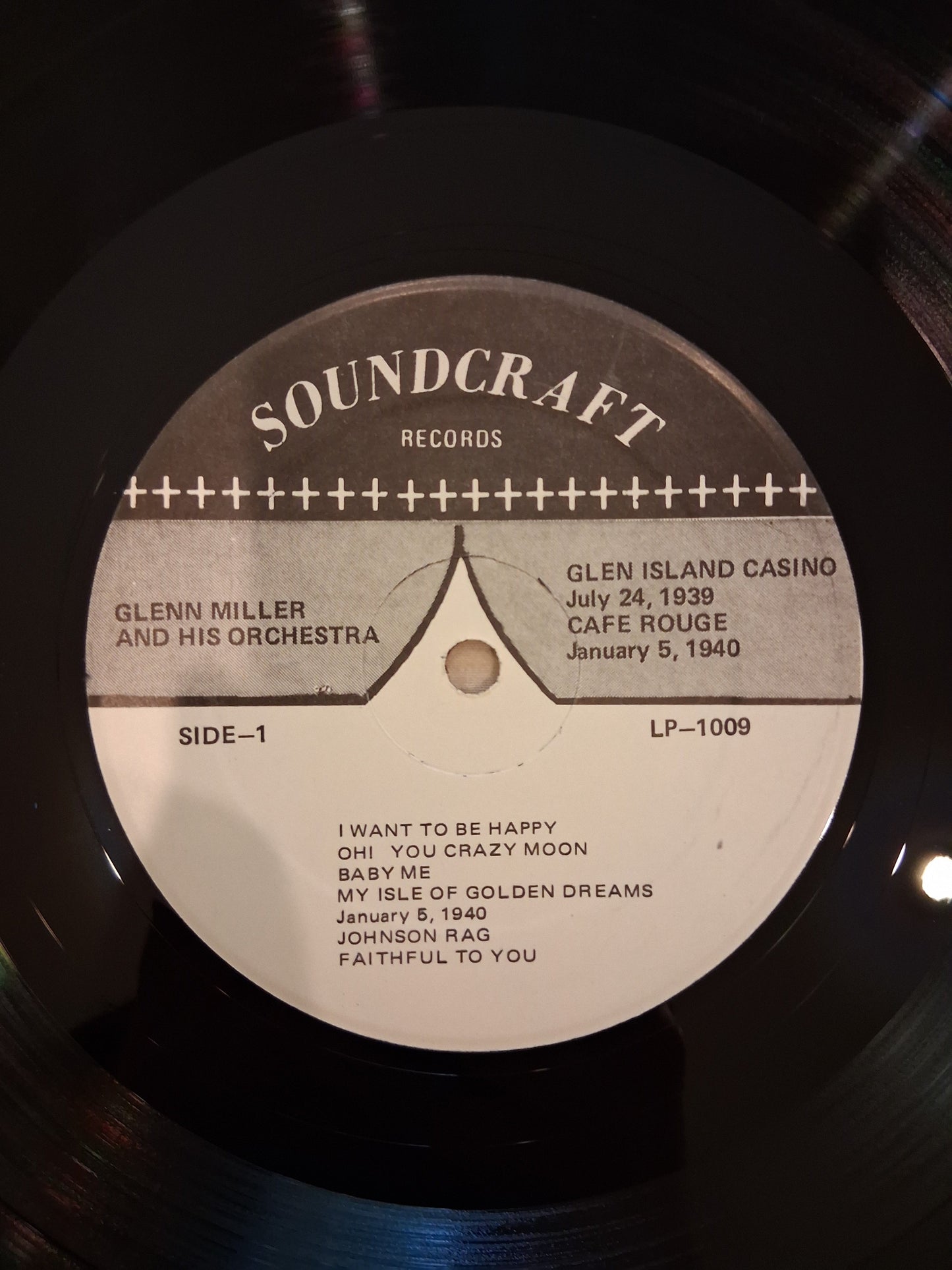 Glenn Miller And His Orchestra – Live From Glen Island Casino - July 24, 1938 And The Cafe Rouge - January 5, 1940