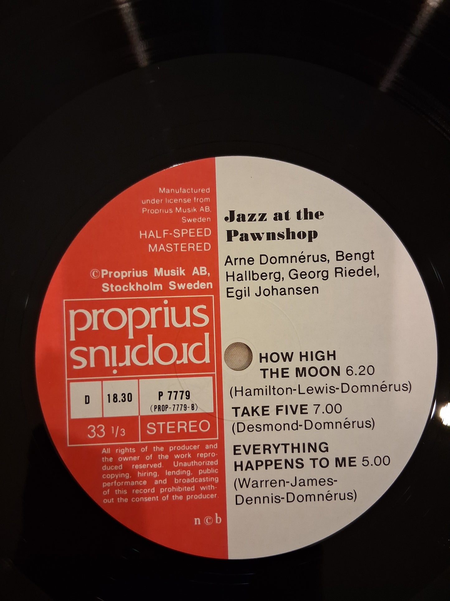 Arne Domnérus, Bengt Hallberg, Georg Riedel, Egil Johansen + Lars Erstrand – Jazz At The Pawnshop