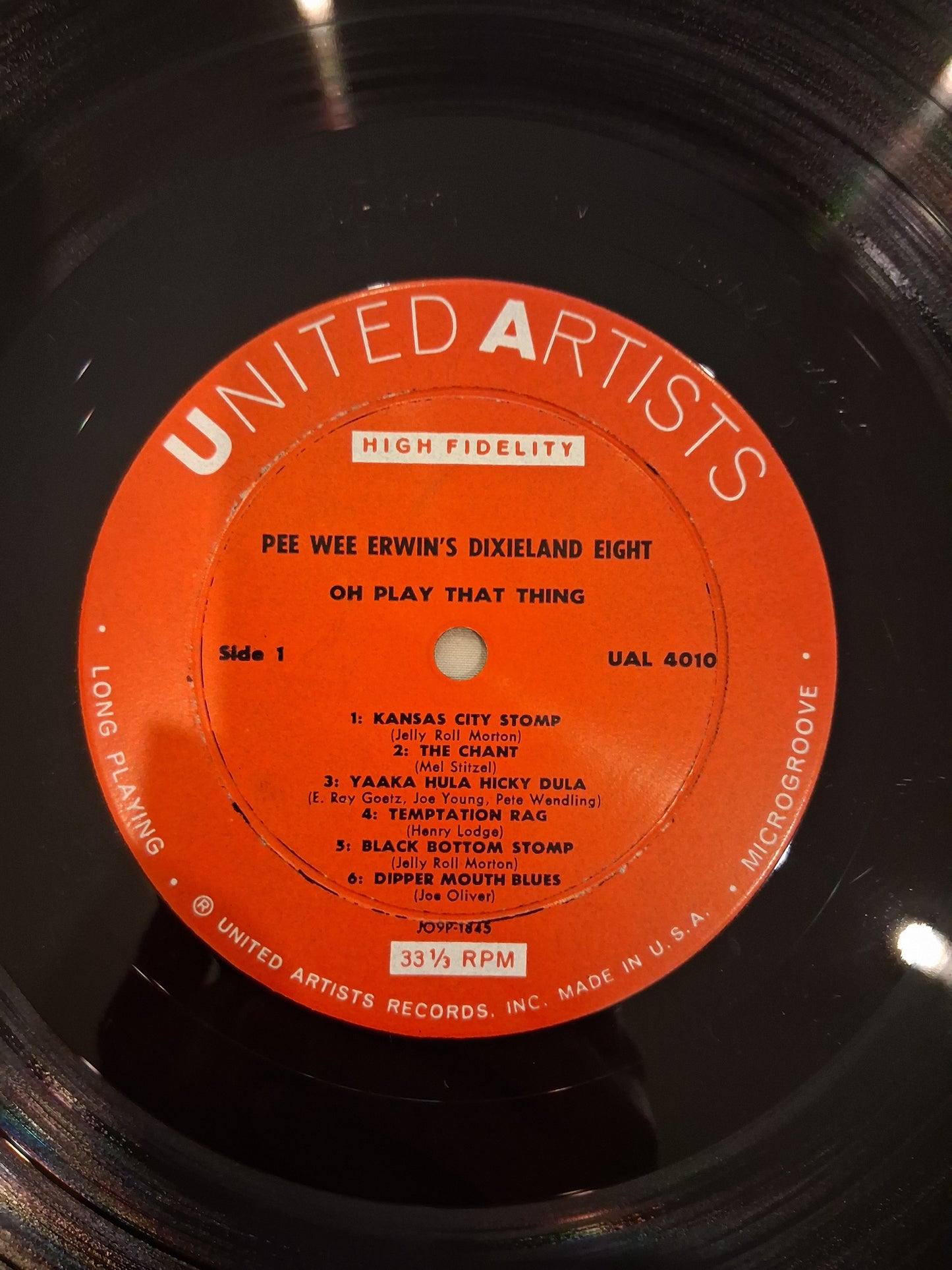 Pee Wee Erwin's Dixieland Eight – Oh Play That Thing!