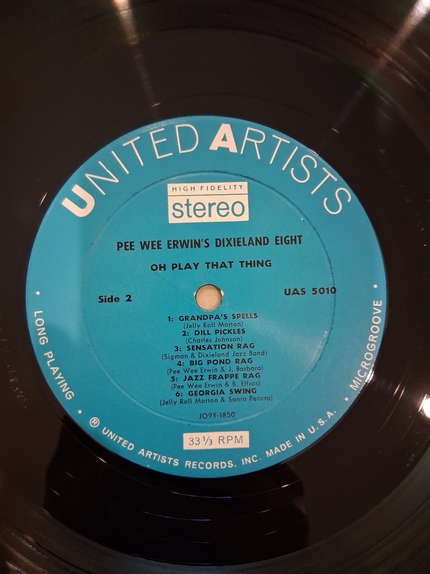 Pee Wee Erwin's Dixieland Eight – Oh Play That Thing!