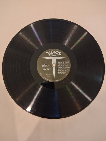 Ella Fitzgerald – Ella Swings Lightly