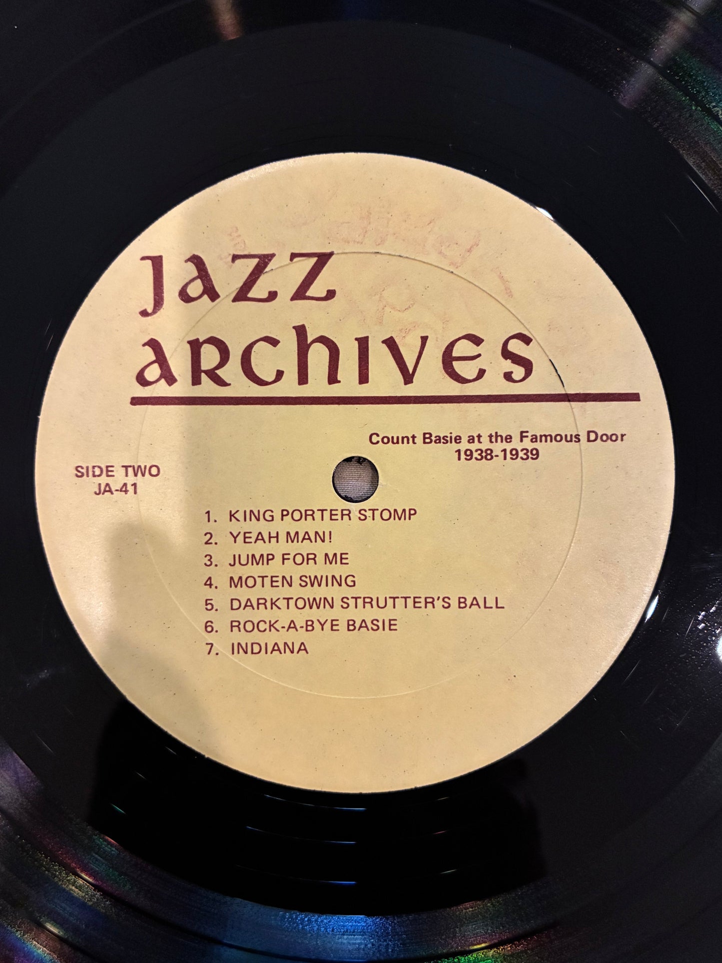 Count Basie – Count Basie At The Famous Door 1938-1939