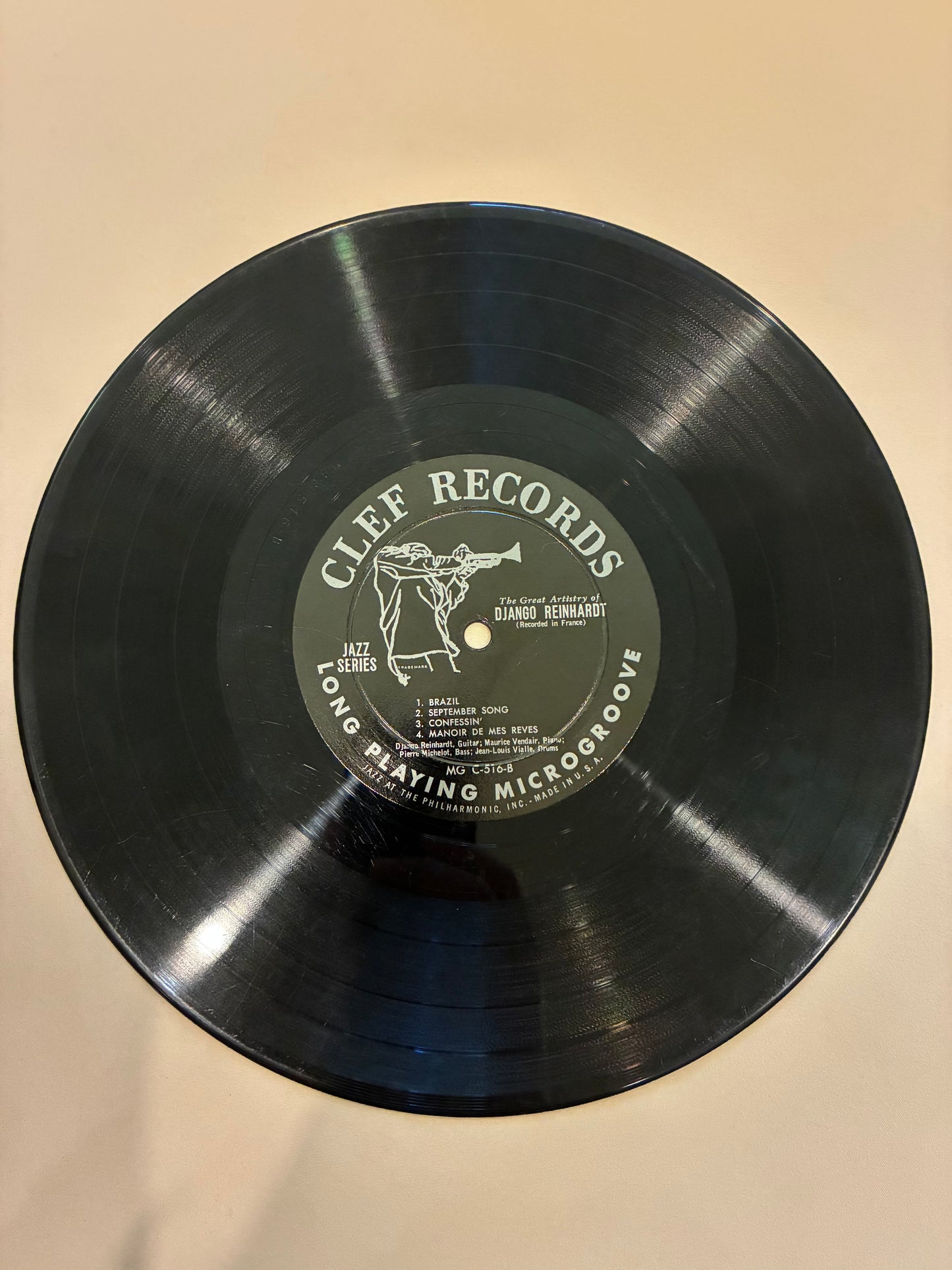 Django Reinhardt – The Great Artistry Of Django Reinhardt